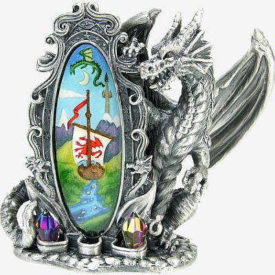 Tudor Mint's Valhalla dragon shows his gorgeous shield!