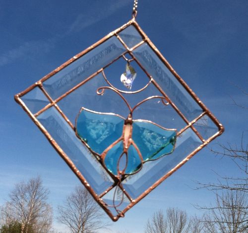 Swarovski swing crystal mimics the butterfly wings!